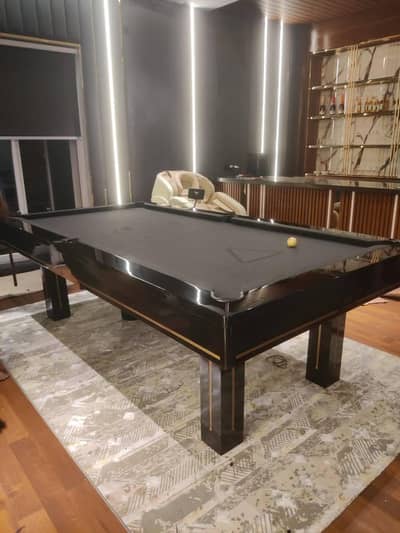 Billiard table / pool table / snooker table