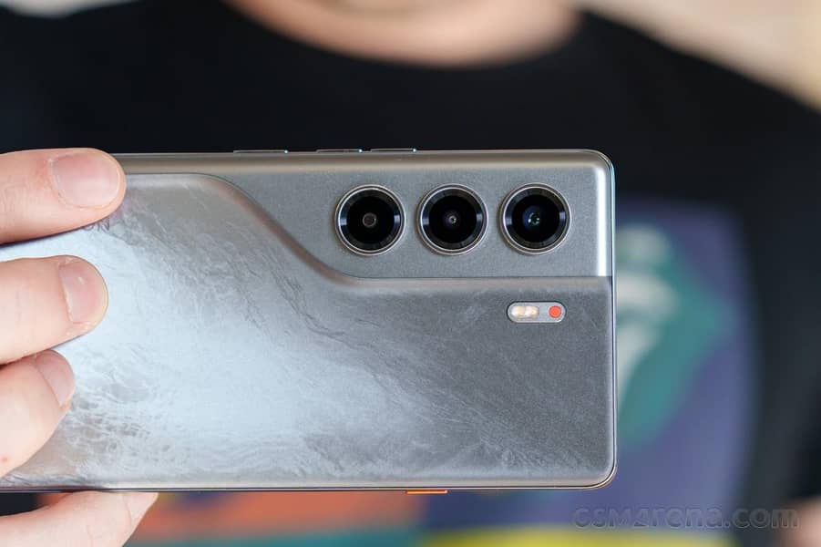 Tecno CAMON 40 Pro 1