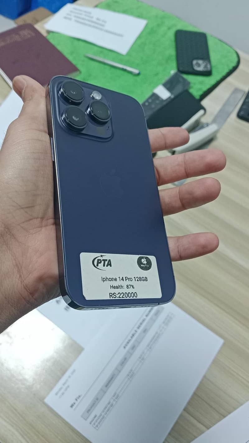 Apple iPhone 14 Pro 0