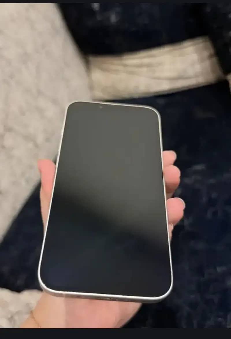 Apple iPhone 13 4