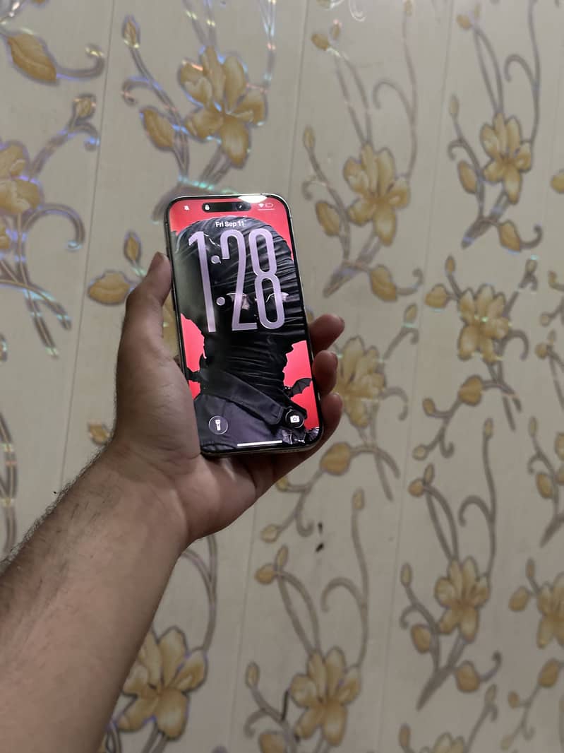 Apple iPhone 15 Pro 1