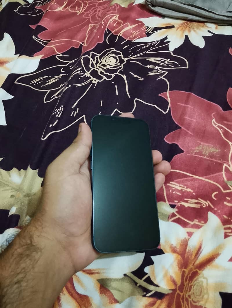 Apple iPhone 13 1
