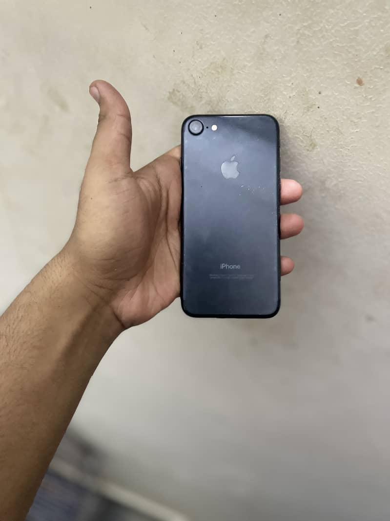 Apple iPhone 7 2