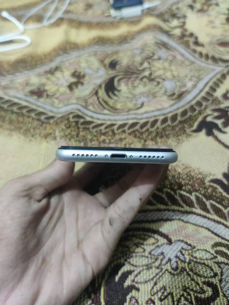 Apple iPhone SE 3