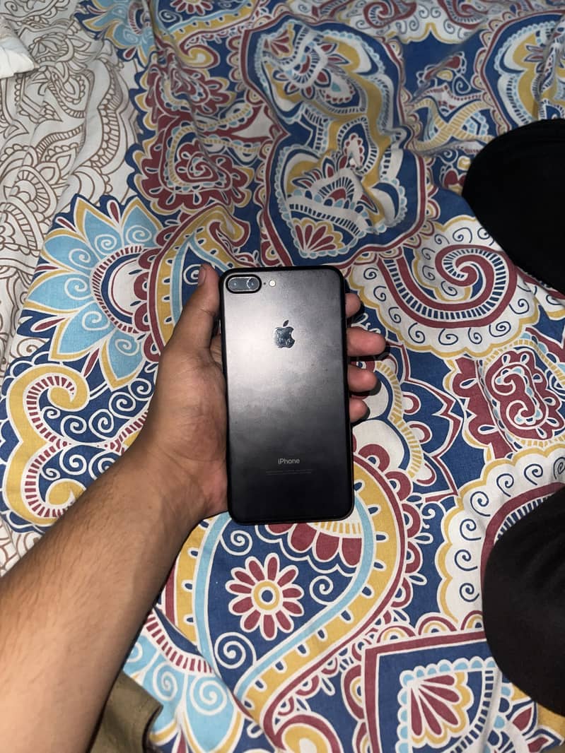 Apple iPhone 7 Plus 0