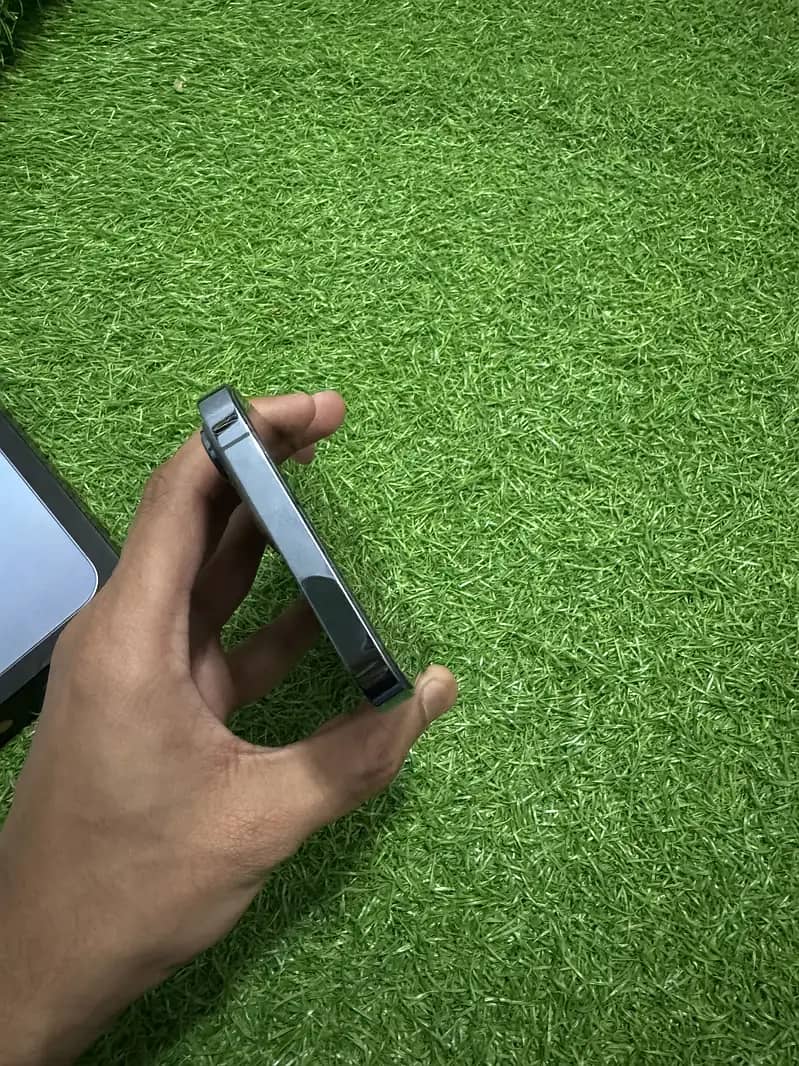 Apple iPhone 13 Pro Max 5