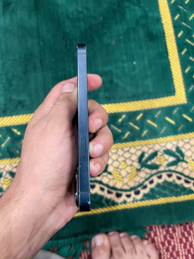 Apple iPhone 13 mini 3