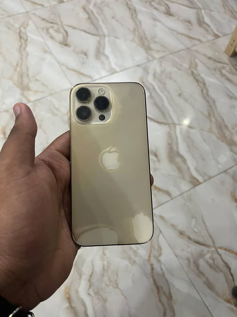 Apple iPhone 14 Pro Max 0