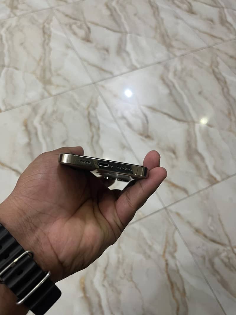 Apple iPhone 14 Pro Max 1