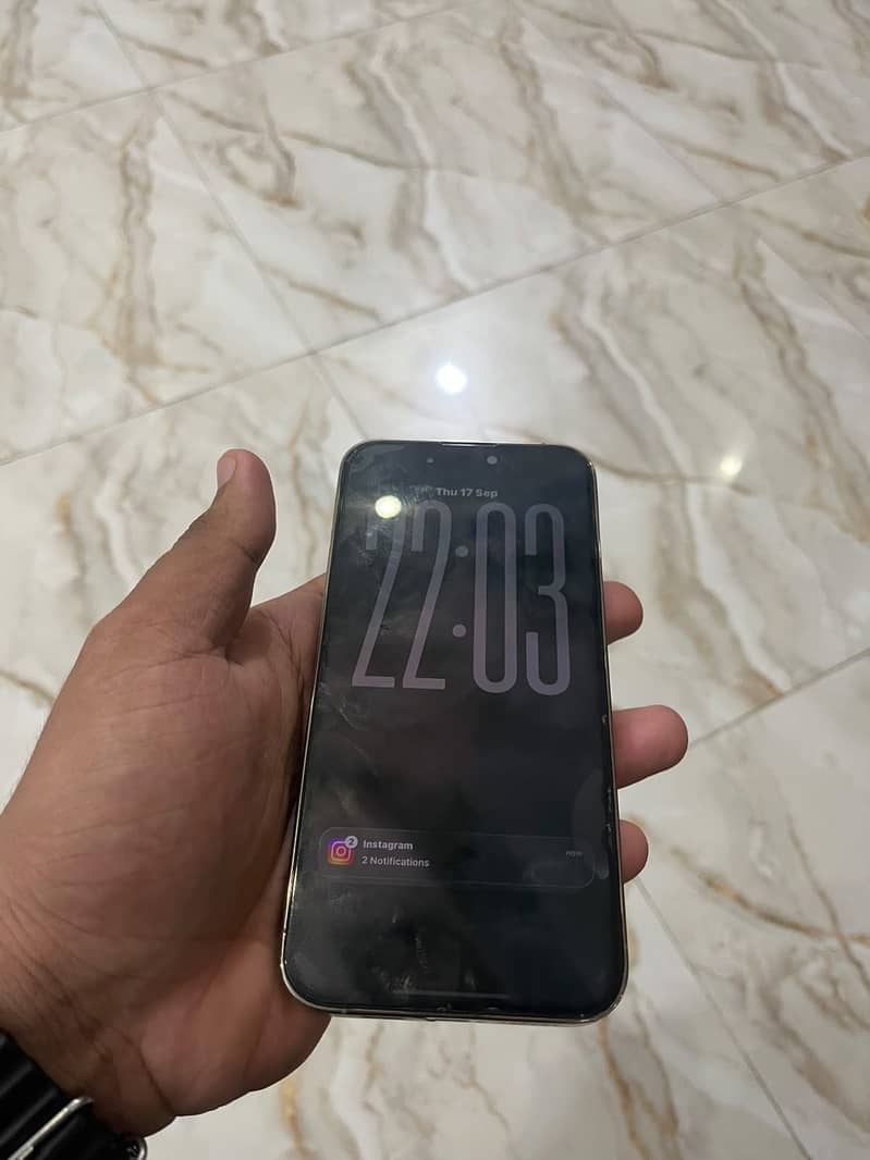Apple iPhone 14 Pro Max 2