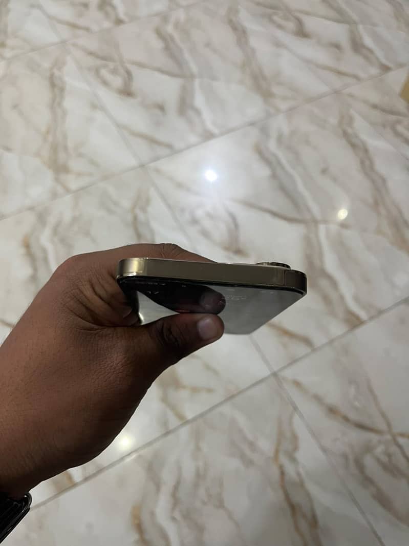 Apple iPhone 14 Pro Max 6