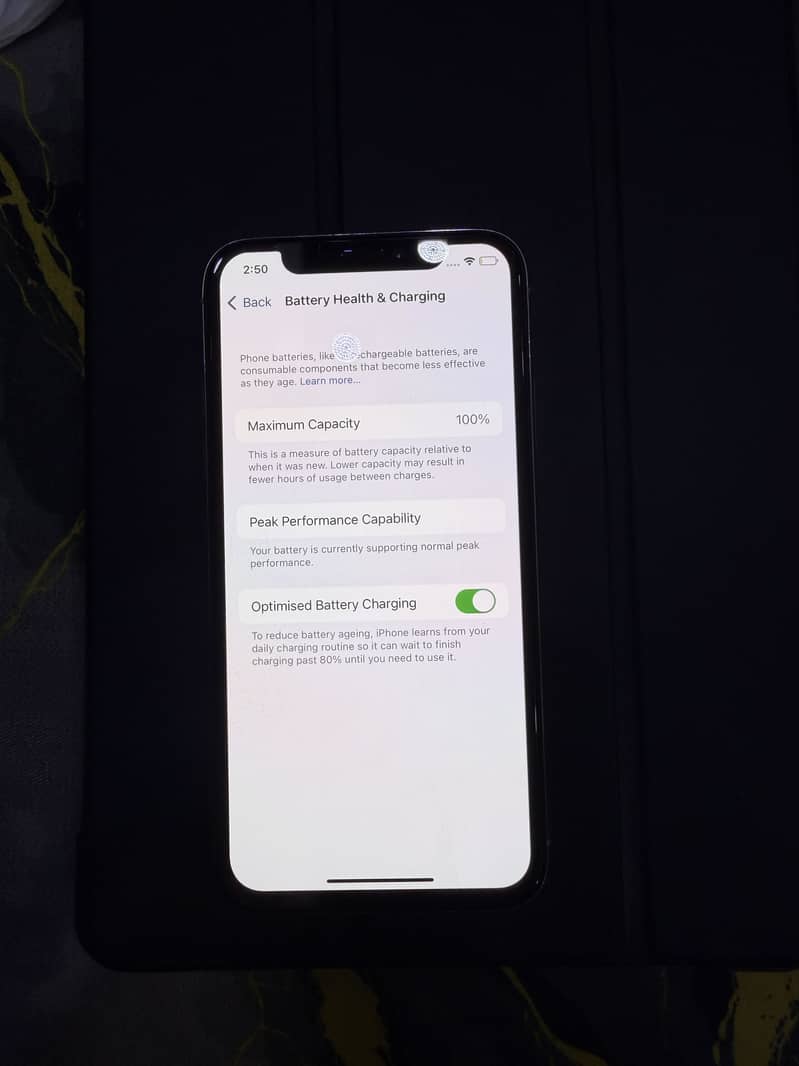 Apple iPhone X 4