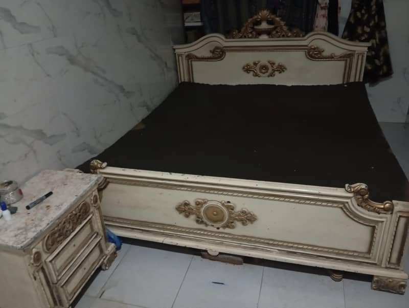 king sized sheesham bed with medicated mattress 0
