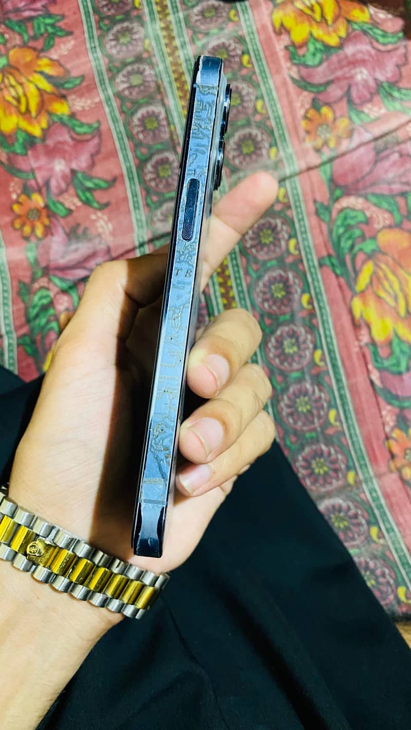 Apple iPhone 13 Pro 2