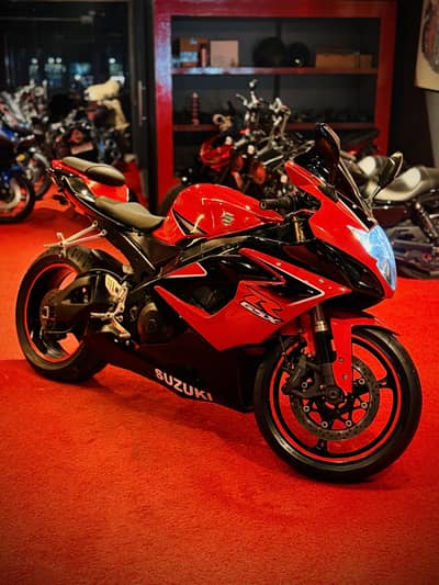 Suzuki GSXR 1000cc Heavy Bike