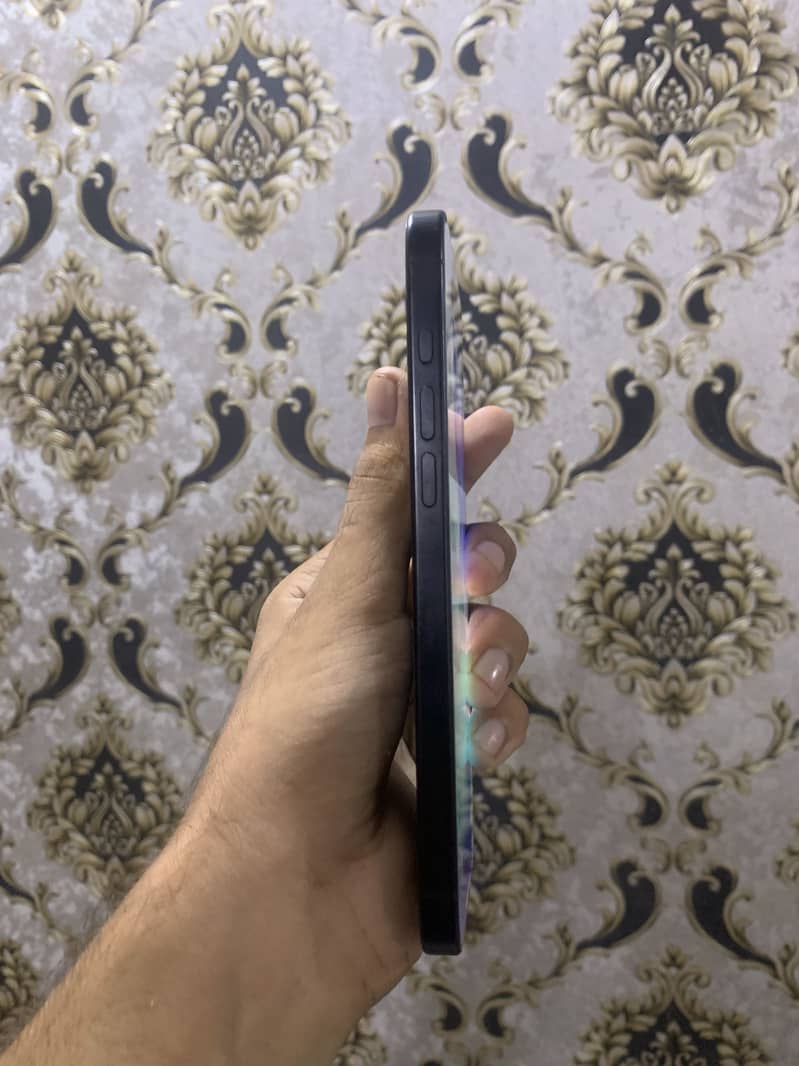 Apple iPhone 16 Pro Max 5