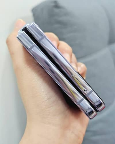 Samsung Mobile Z Flip 4