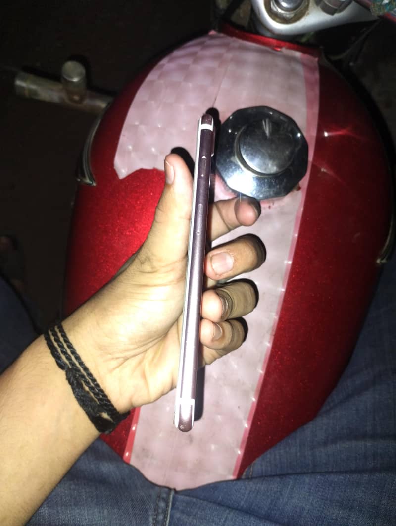 Apple iPhone 7 Plus 1