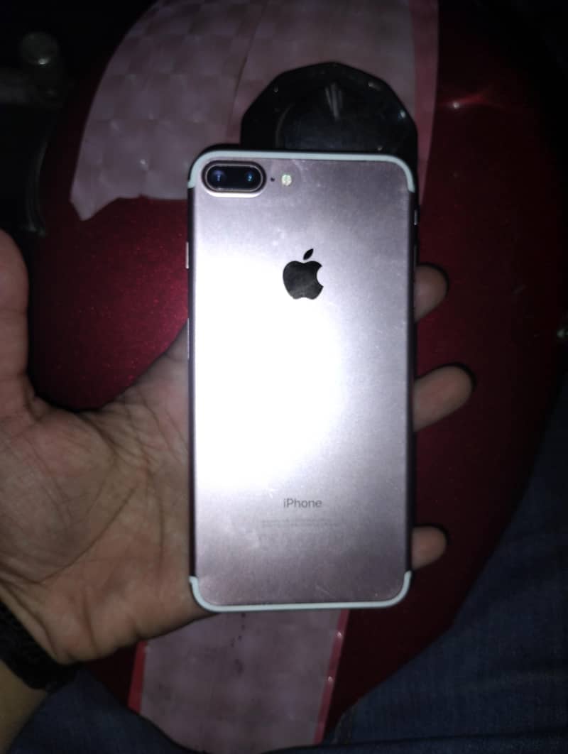 Apple iPhone 7 Plus 4