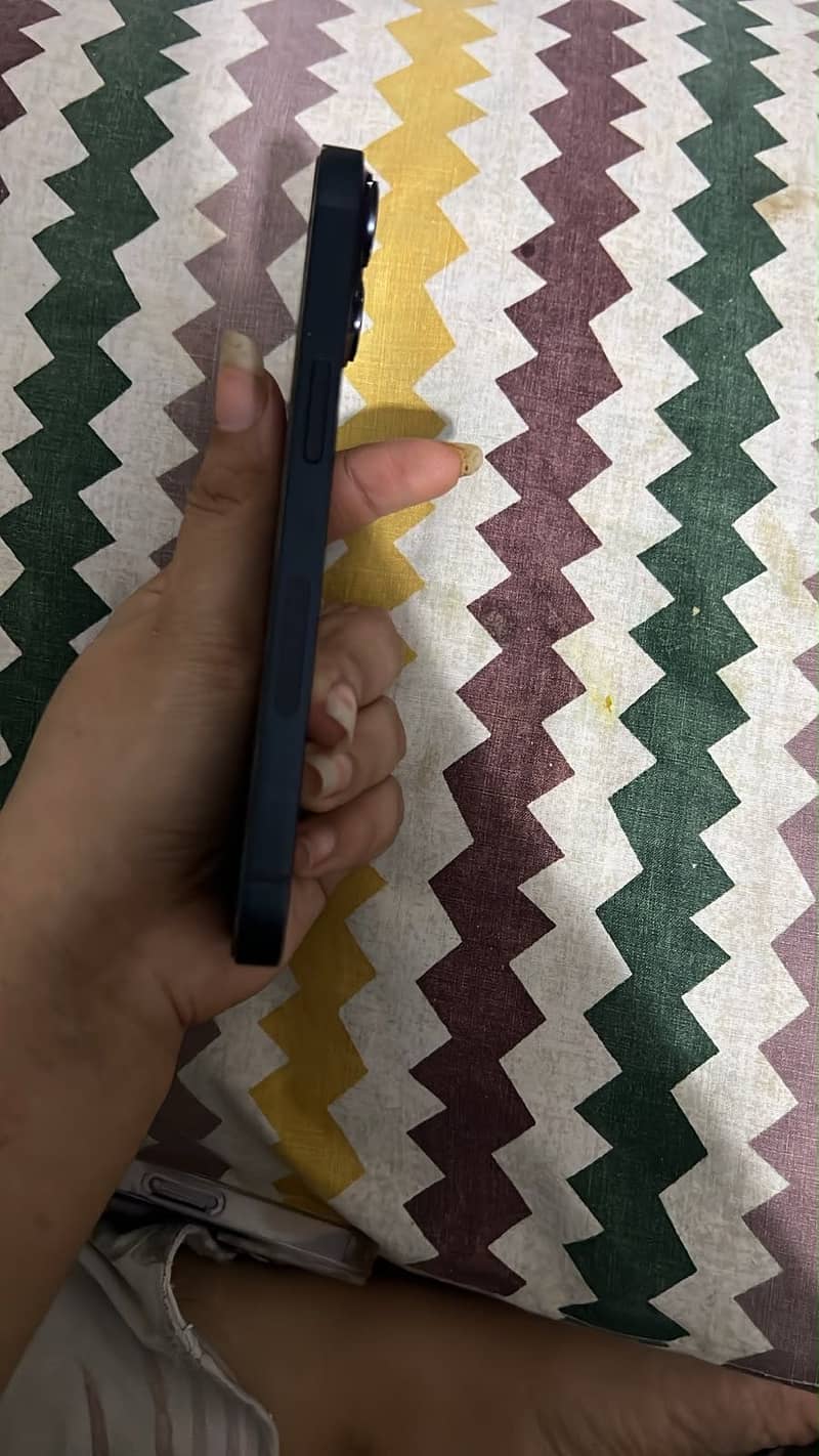 iPhone 14 1