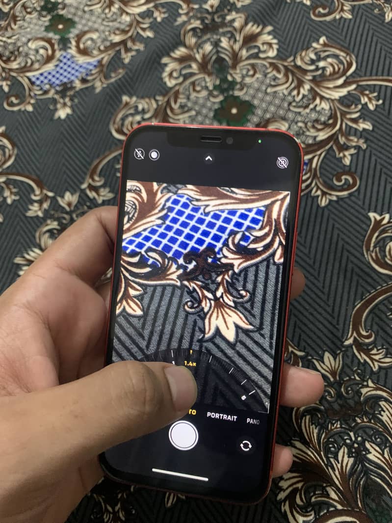 Apple iPhone 12 4