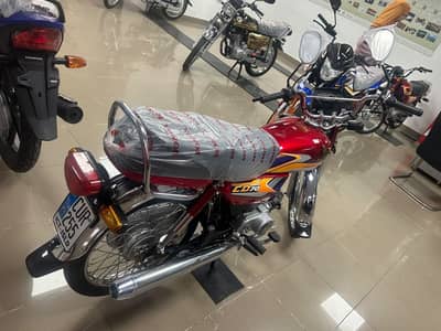 Bike sikhni hai CD 70 Plzz discription parhna bcz ye sale k lye nai