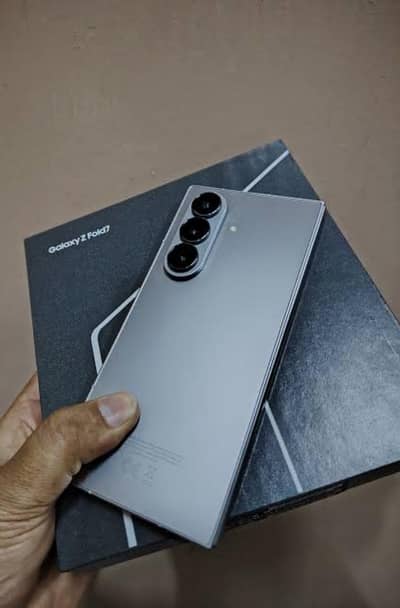 Z Fold 7 12/512 Non PTA 10/10 With Box Almost New Condition