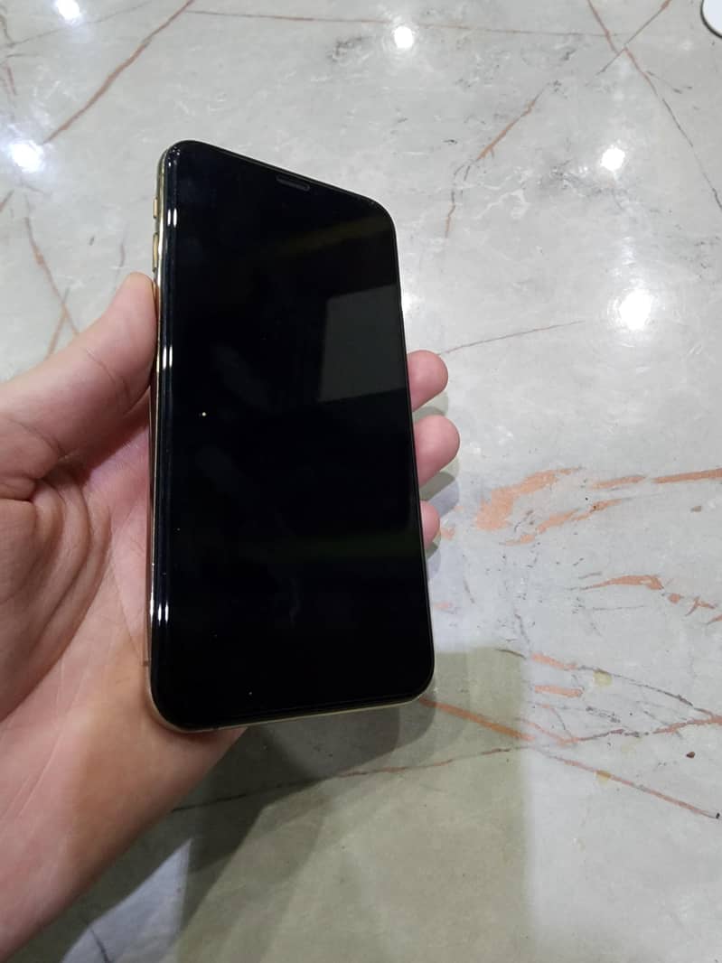 Apple iPhone X 3