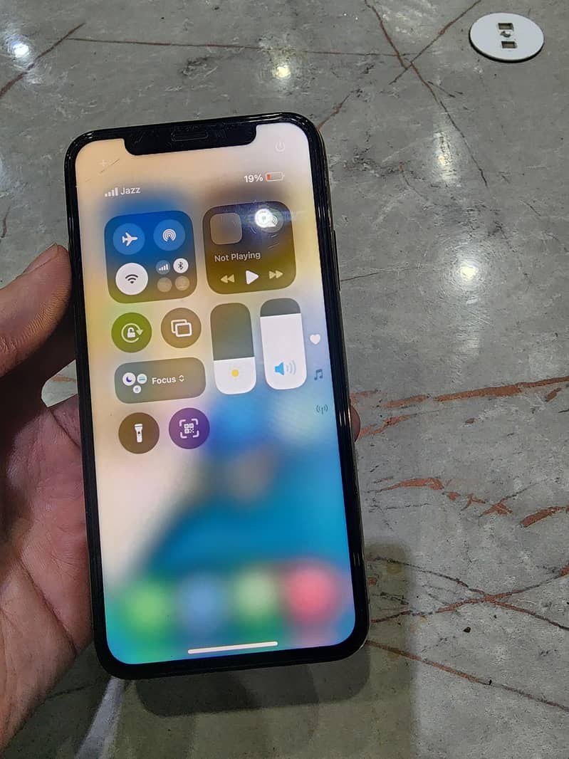 Apple iPhone X 4