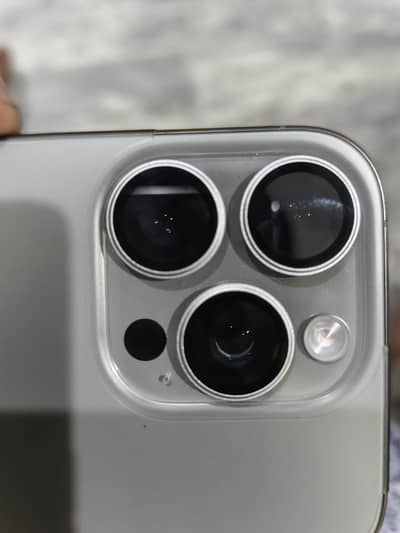 Apple iPhone 16 Pro jv (256 Gb )