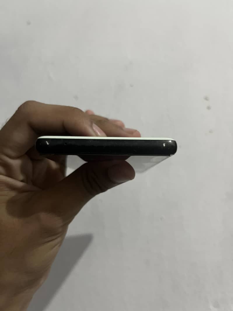 Google Pixel 6a 11