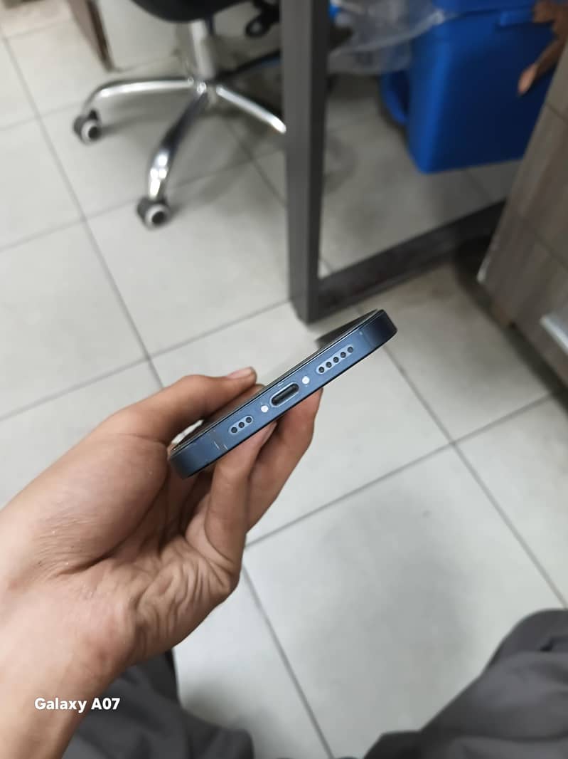 Apple iPhone 13 3