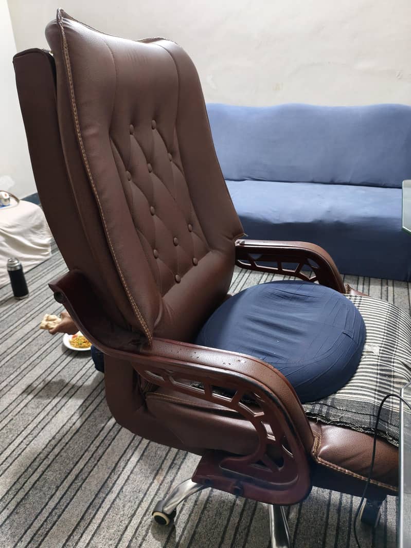 Executive Chair 2