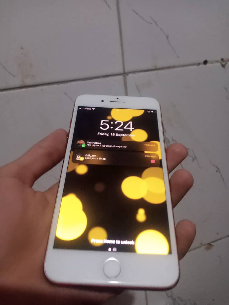 Apple iPhone 7 Plus 0