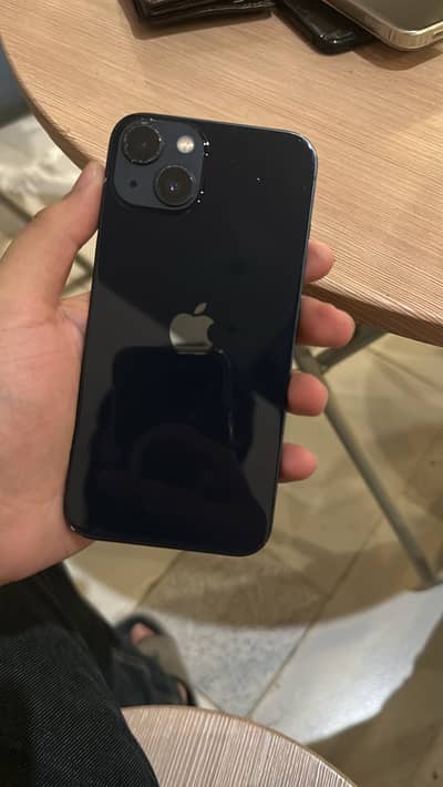 Apple iPhone 13