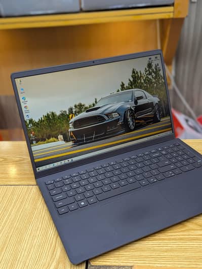 Dell Vostro i5 11th Gen 8 gb ddr4 256 gb nvme ssd m2 thin bezell less