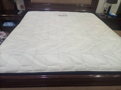 I want to sale my king size spring dolace vitae mattress slightly use