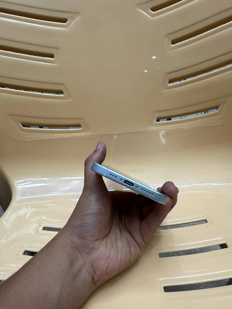 Apple iPhone 15 2