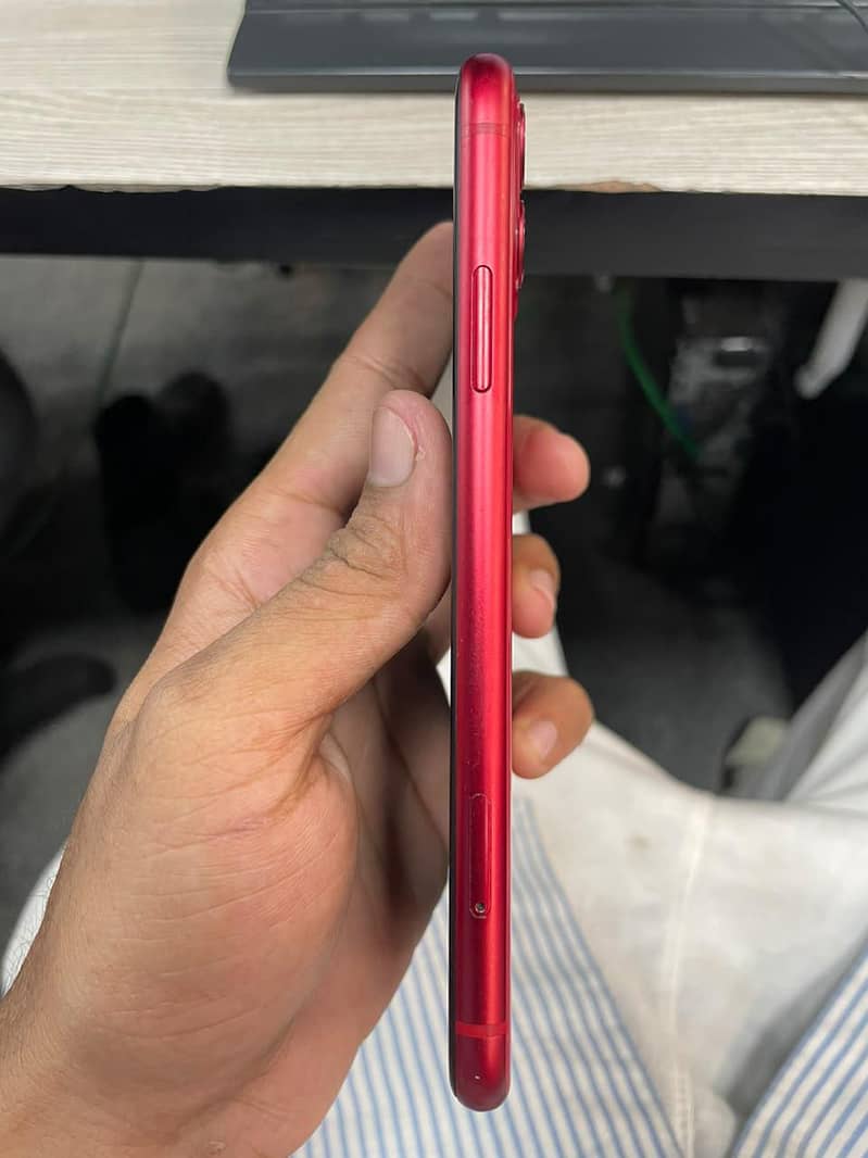Apple iPhone 11 4