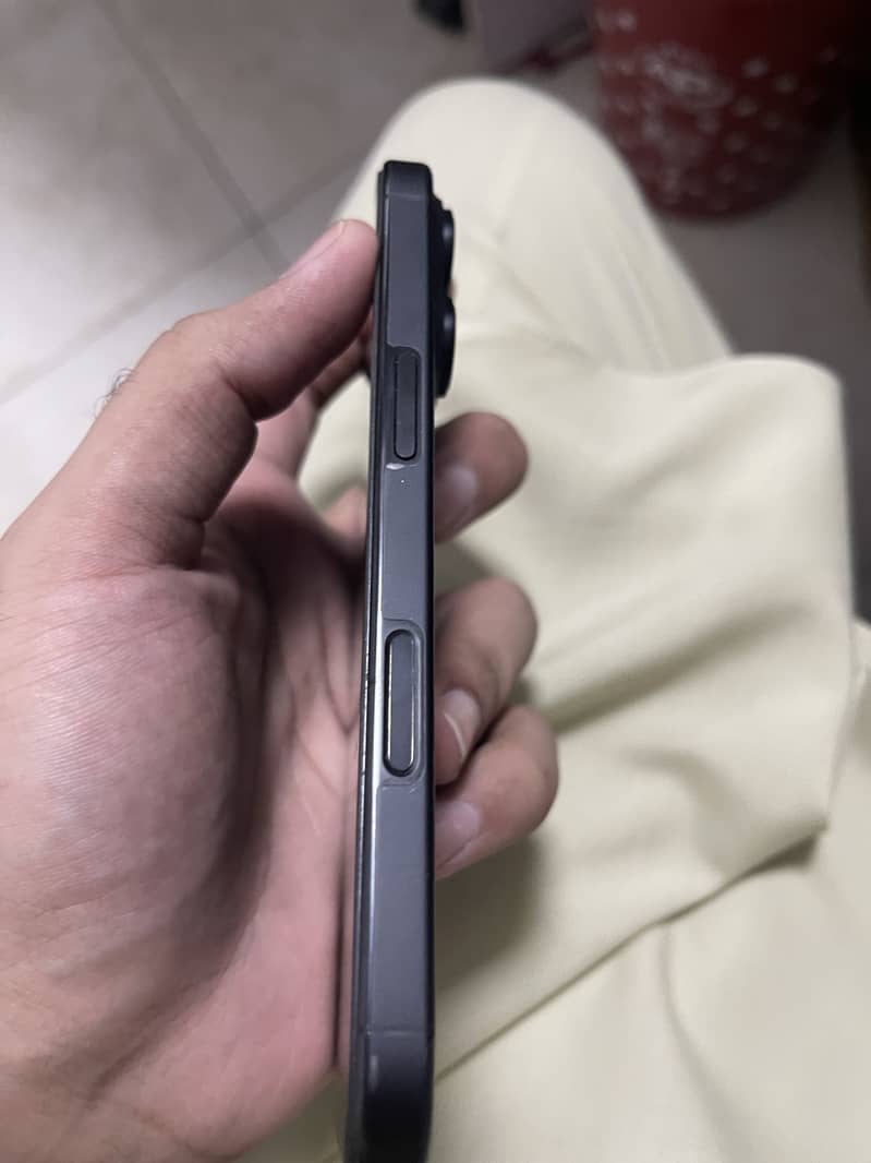 Apple iPhone 16 Pro 6