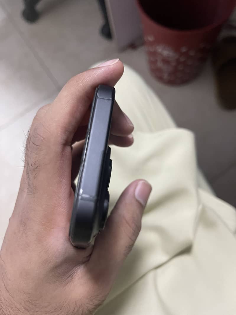 Apple iPhone 16 Pro 7