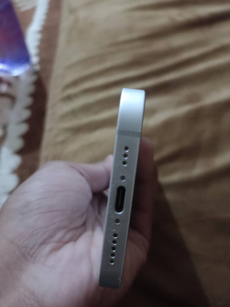 Apple iPhone 16e exchange possible only with 13 pro 1