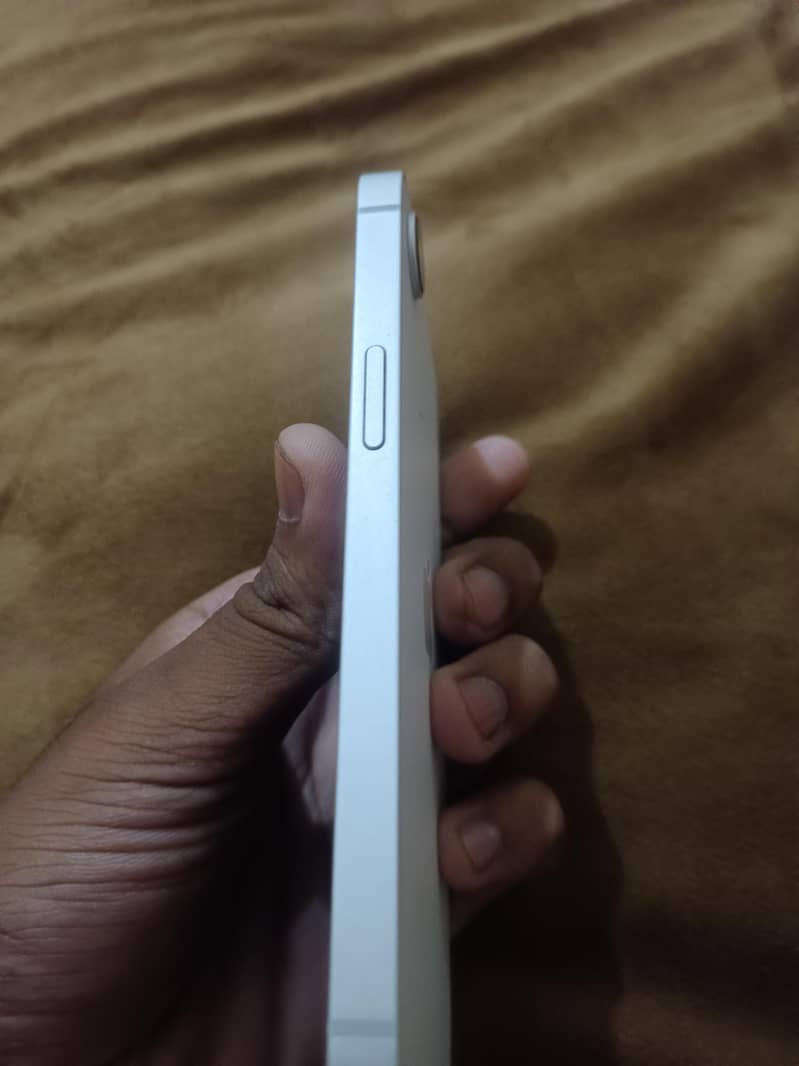 Apple iPhone 16e exchange possible only with 13 pro 2