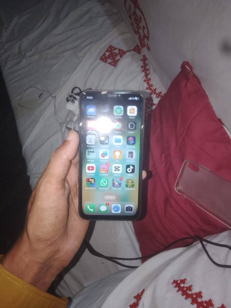Apple iPhone X 6