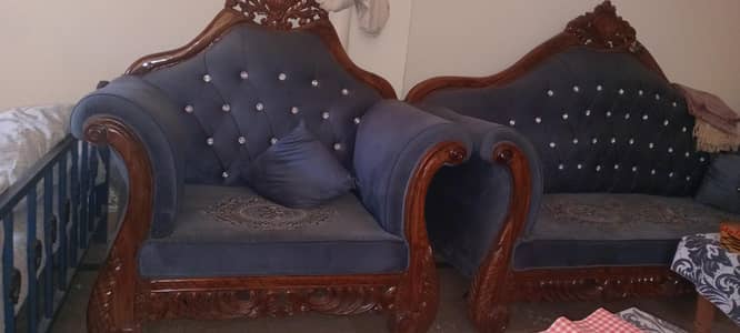 Beautiful Sofa Set for Sale – Excellent Condition”