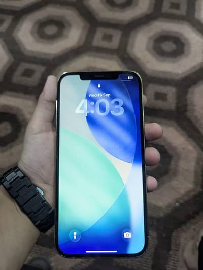 iPhone 12 pro max available star city mall saddar karchi