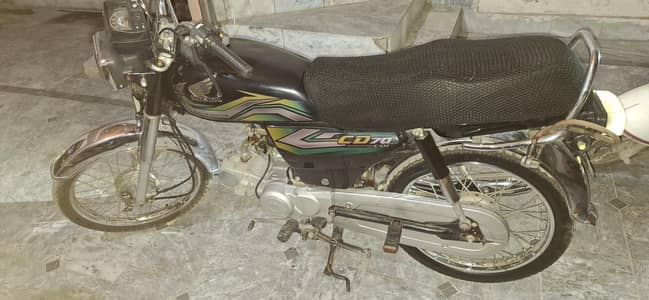 Honda CD70 2023