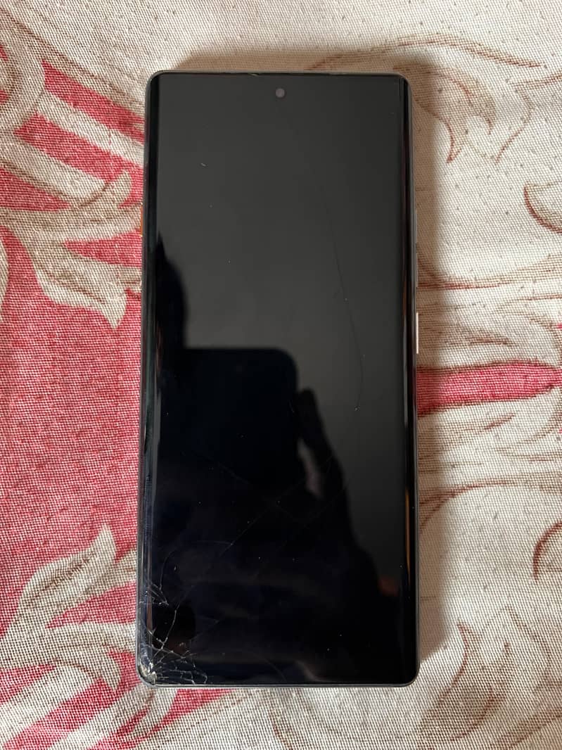 Tecno CAMON 40 Pro 4