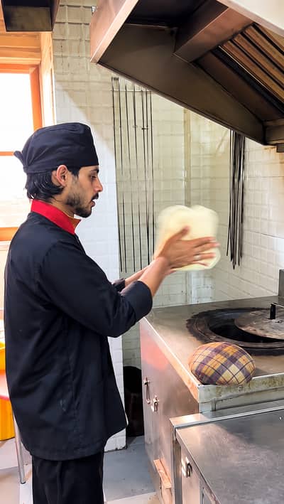 Tandoor k Lea worker chaea