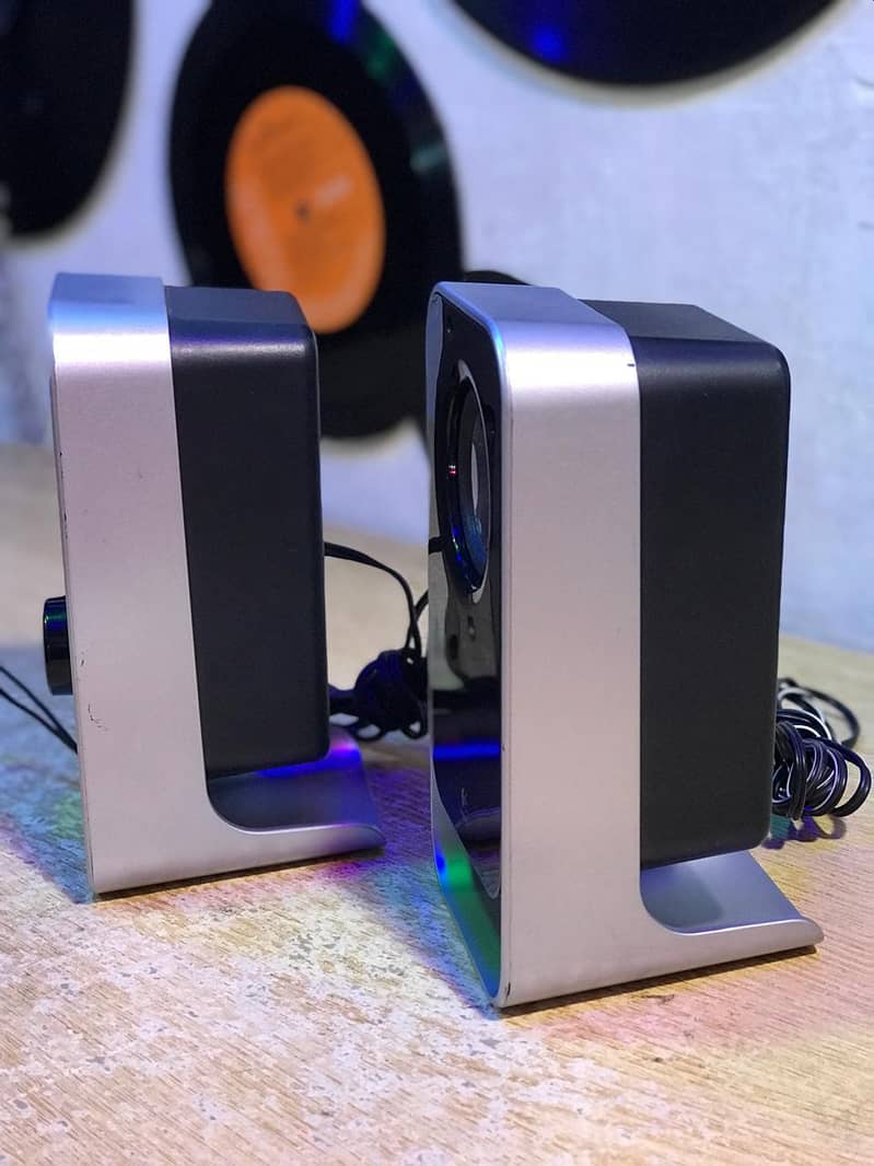 Logitech Speakers 0